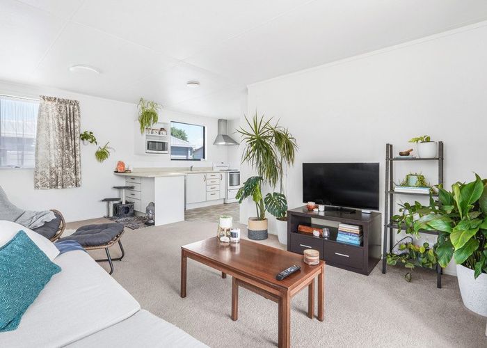  at 35 Crawshaw Drive, Nawton, Hamilton
