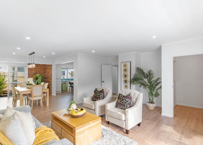  at 666 Beach Road, Browns Bay, Auckland