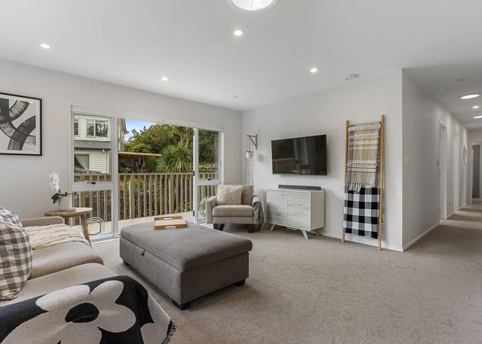  at 2/58 Botany Road, Botany Downs, Manukau City, Auckland