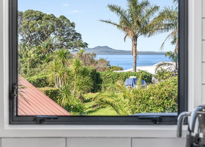  at 16A Valley Road, Browns Bay, North Shore City, Auckland