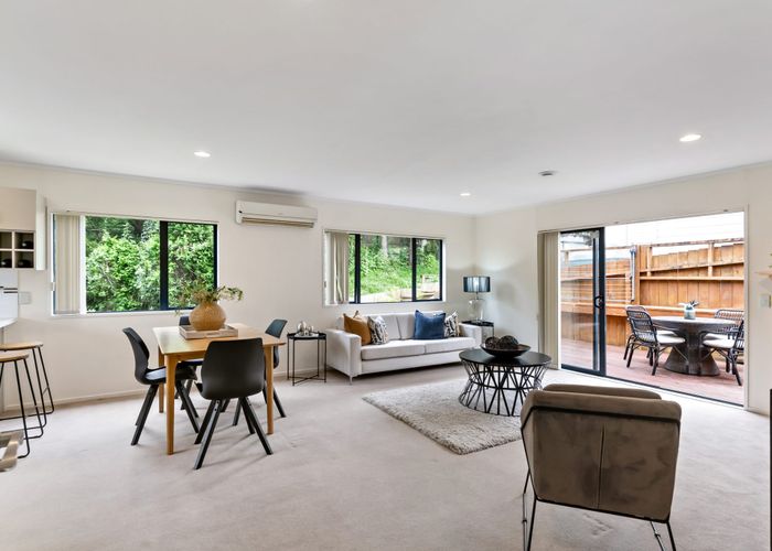  at 2/894 East Coast Road, Northcross, North Shore City, Auckland
