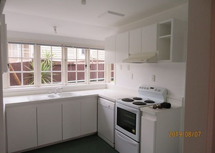  at 2/23 Huia Rd, Point Chevalier, Auckland City, Auckland