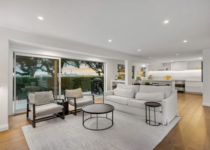  at 21 Heath Avenue, Northcote, North Shore City, Auckland