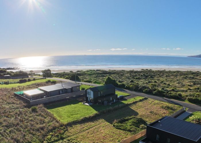  at 17B Esplanade, Warrington, Dunedin, Otago