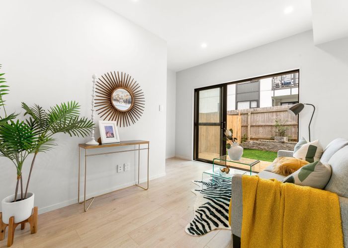  at 11/3226 Great North Road, New Lynn, Waitakere City, Auckland
