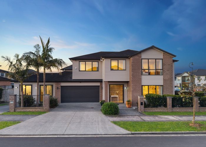  at 1 & 1A Ballyholey Drive, Flat Bush, Manukau City, Auckland