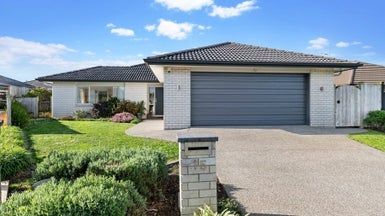  at 15 Tongeren Square, Karaka, Papakura