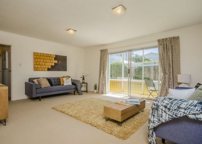  at 2/16 Pah Road, Epsom, Auckland