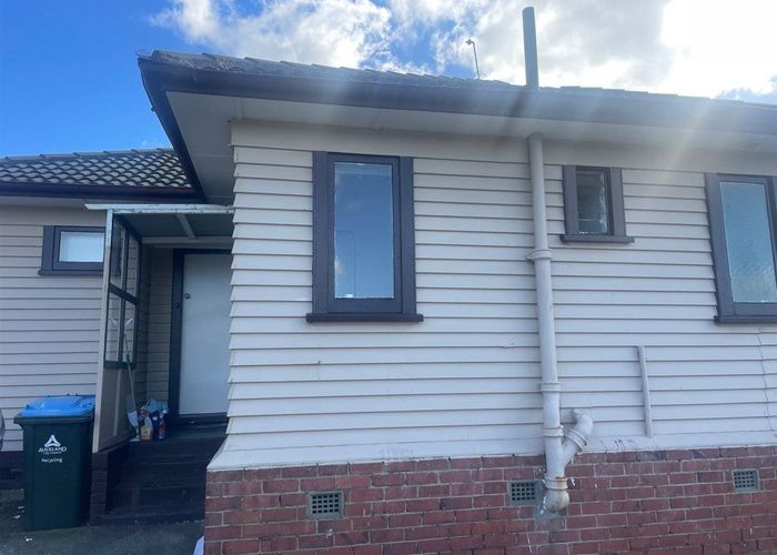  at 26 Stamford Park Road, Mount Roskill, Auckland City, Auckland