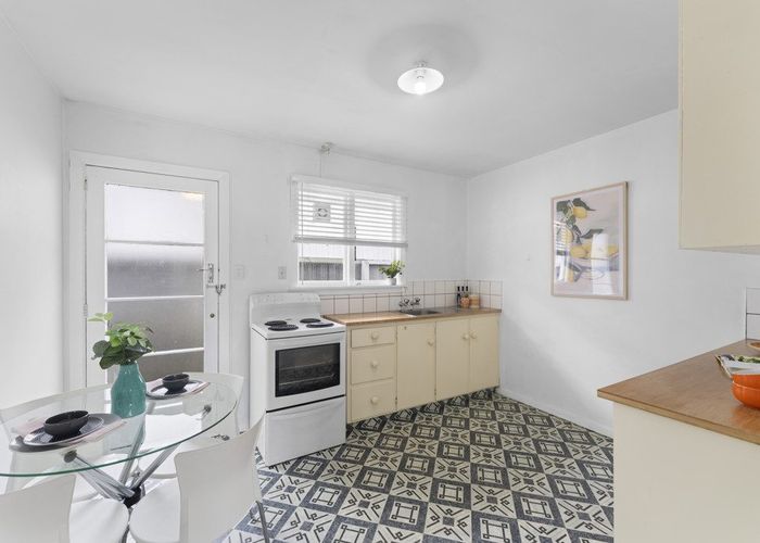  at 2/610 Barbadoes Street, Edgeware, Christchurch City, Canterbury