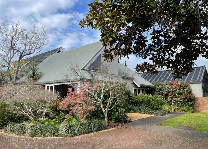 at 1/60 Shakespeare Road, Milford, Auckland