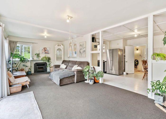  at 14 Welsh Hills Road, Swanson, Auckland