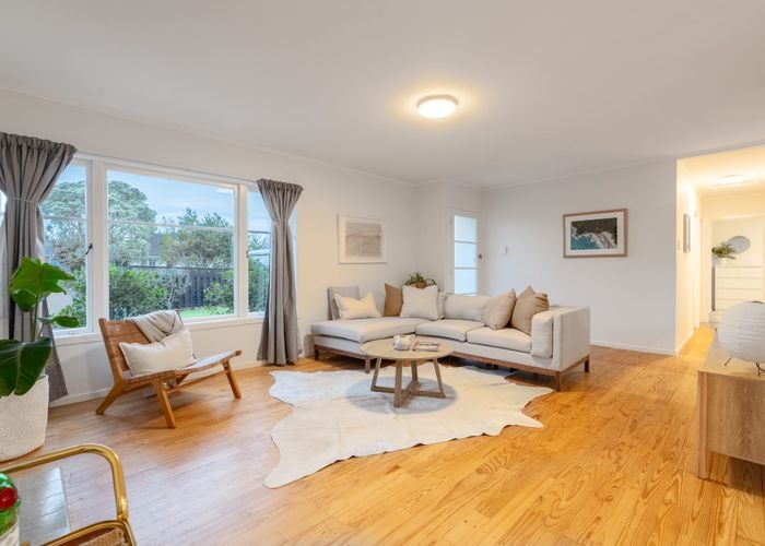  at 27 Essex Street, Te Atatu South, Waitakere City, Auckland