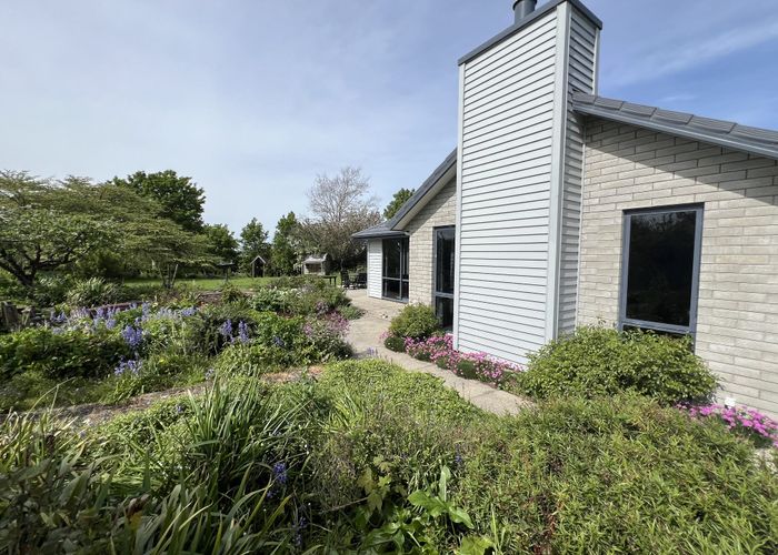  at 94 Gray Avenue, Mangere East, Auckland