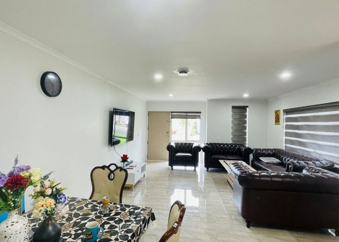  at 14 Clomell Drive, Flat Bush, Auckland