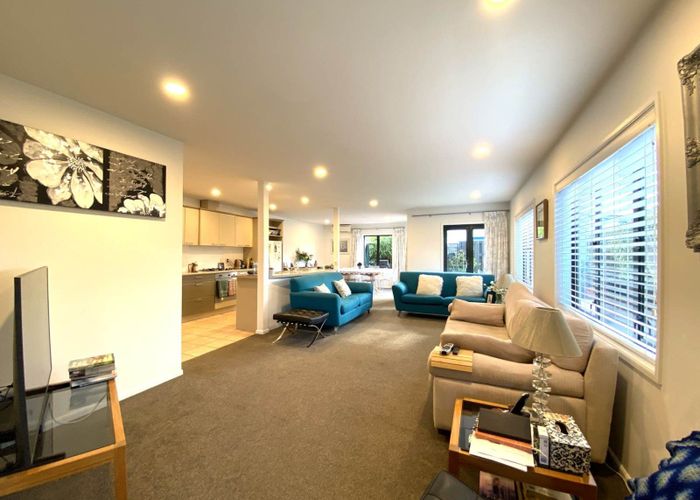  at 15/52 Taharoto Road, Takapuna, Auckland