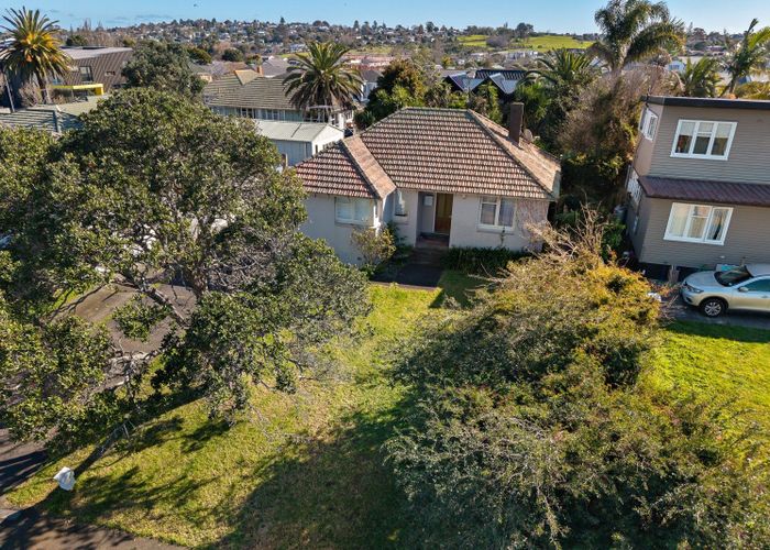  at 27 Line Road, Glen Innes, Auckland City, Auckland
