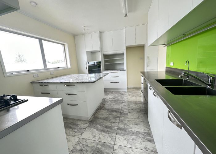  at 37 Knightsbridge Drive, Forrest Hill, Auckland
