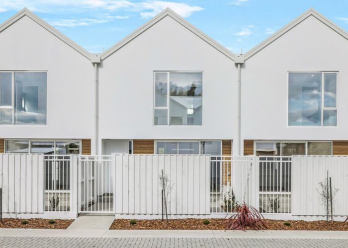  at 8/24 Dampier Street, Woolston, Christchurch