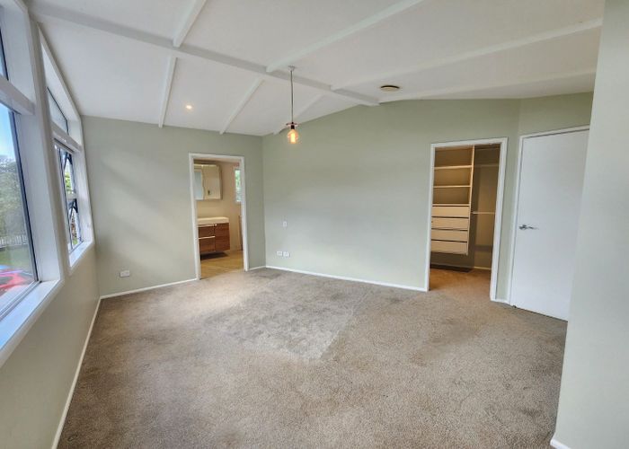  at 24 Pendlebury Street, Green Bay, Auckland