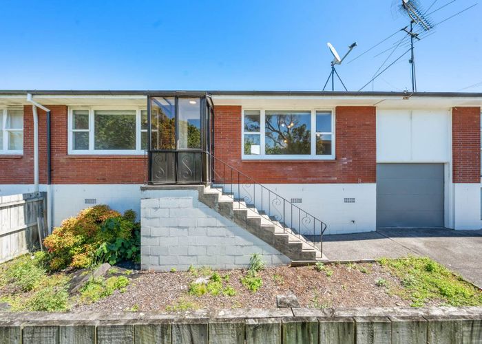  at 2/97 Pah Road, Epsom, Auckland