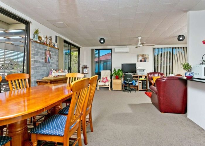  at 1/29 Devonshire Rd, Unsworth Heights, North Shore City, Auckland