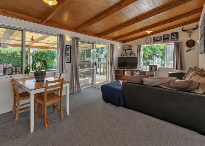 Free property data for 6 Vera Heights, Maungakaramea homes.co.nz