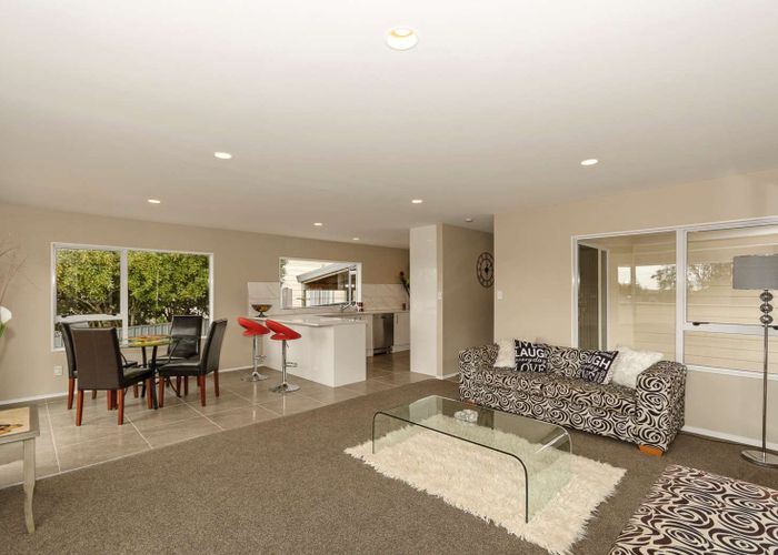  at 15D Sarona Avenue, Glen Eden, Waitakere City, Auckland