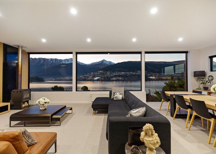  at 594 Peninsula Road, Kelvin Heights, Queenstown