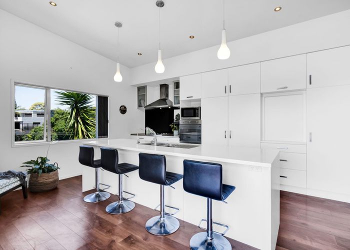  at 82 Awanui Street, Merrilands, New Plymouth, Taranaki