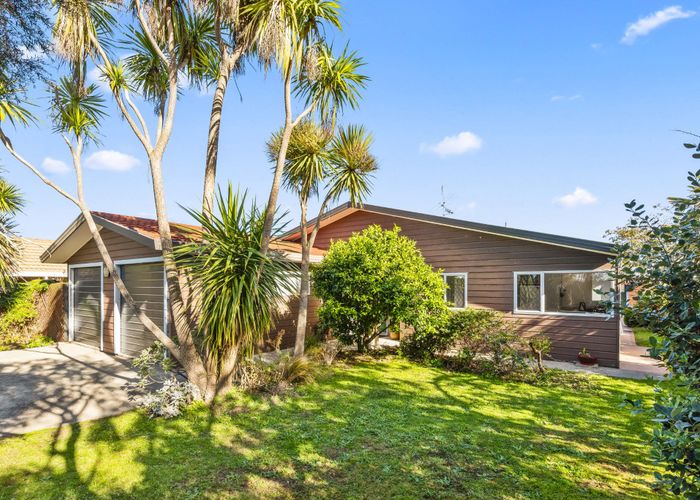  at 10 Cedar Drive, Paraparaumu Beach, Kapiti Coast, Wellington