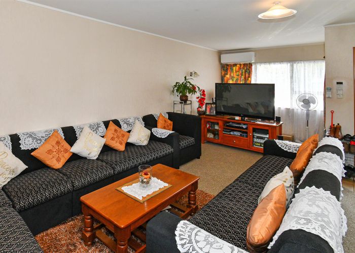  at 2/14 Puhinui Road, Papatoetoe, Auckland