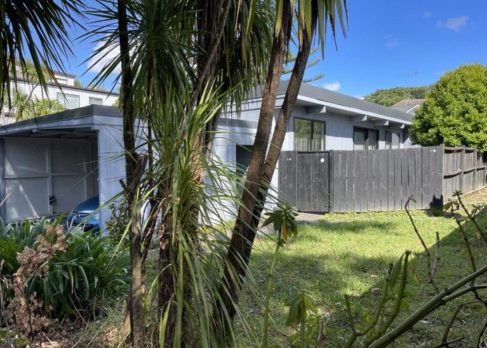  at 1/29 Camelot Place, Glenfield, North Shore City, Auckland