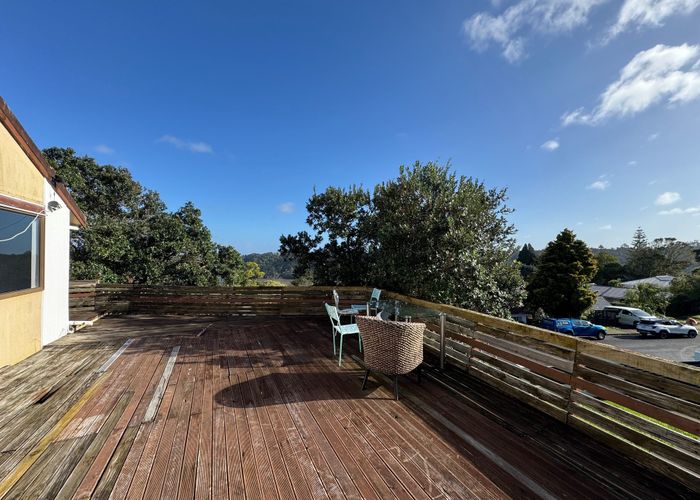  at 18 Pemberton Avenue, Bayview, North Shore City, Auckland