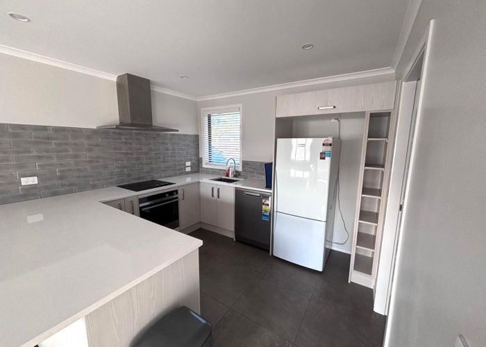  at 5 Rewarewa Way, Brown Owl, Upper Hutt, Wellington