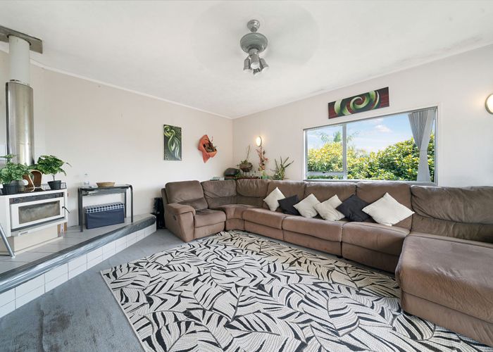  at 3A Hillary Heights Ave, Glendene, Waitakere City, Auckland