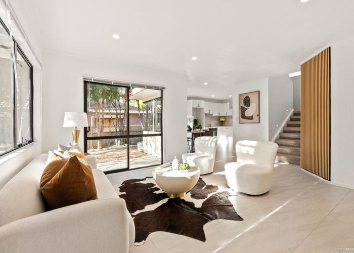  at 2/31 Roanoke Way, Albany, Auckland
