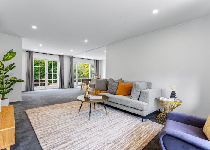  at 8 Odin Place, Beach Haven, Auckland