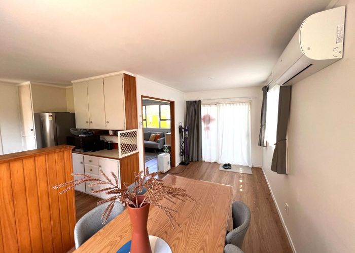  at 9 Pavola Grove, Glenfield, North Shore City, Auckland