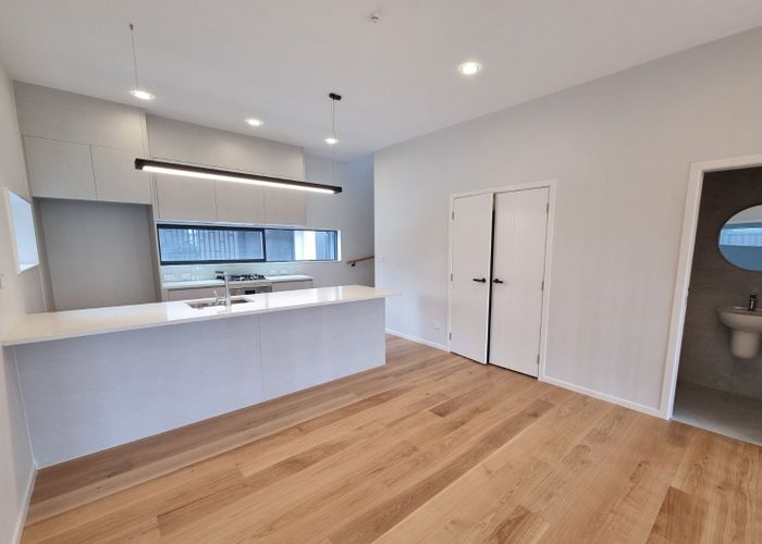  at 6 Matau Way, Hauraki, North Shore City, Auckland