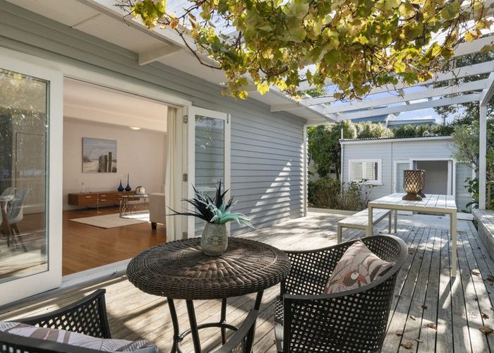  at 1/1A Scarboro Terrace, Murrays Bay, Auckland