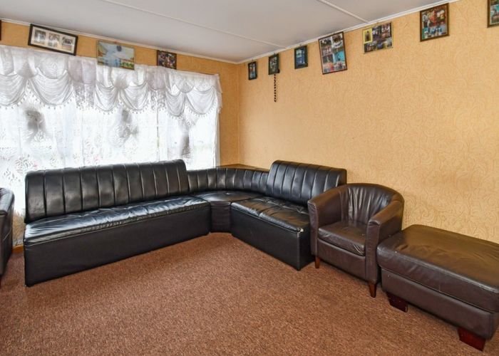  at 14 Mariner Street, Mangere, Auckland