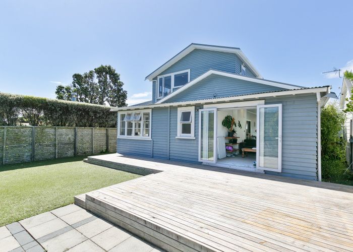  at 44 Mortimer Terrace, Aro Valley, Wellington, Wellington