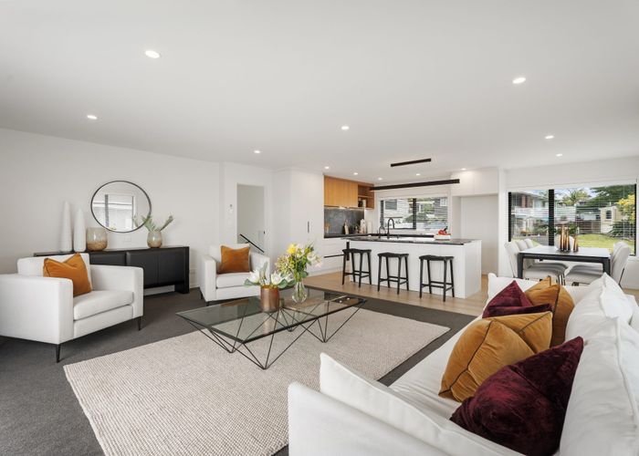  at 114 Bramley Drive, Farm Cove, Manukau City, Auckland