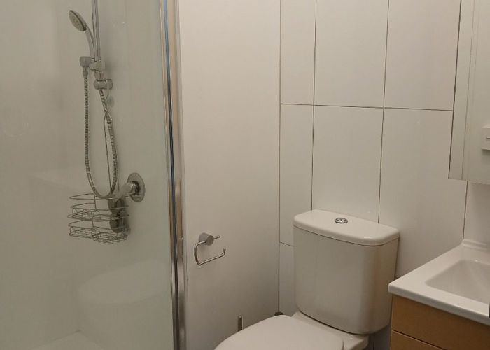  at 909/17 Putney Way , Manukau, Manukau City, Auckland