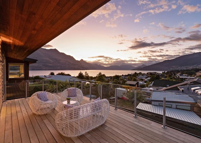  at 17 Poplar Drive, Kelvin Heights, Queenstown