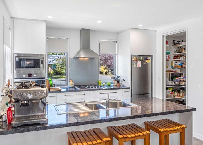  at 118 Chinnerys Road, Woodend, Woodend