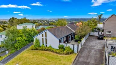  at 1/1 Gatman Street, Birkdale, Auckland