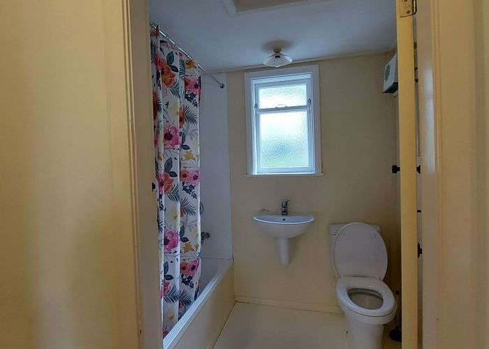  at 35B Bassett Road, Johnsonville, Wellington, Wellington