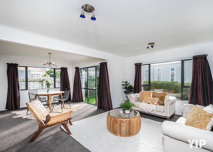  at 1A Bennett Grove, Newlands, Wellington